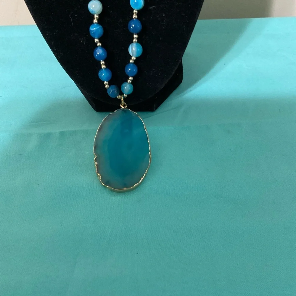 Chic Turquoise Beaded Necklace